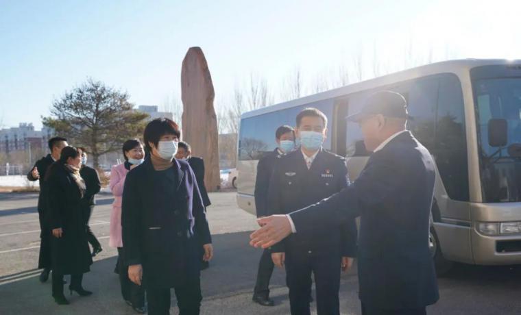 朝陽副市長、市公安局黨委書記、局長趙丕顯帶隊參觀冰河集團